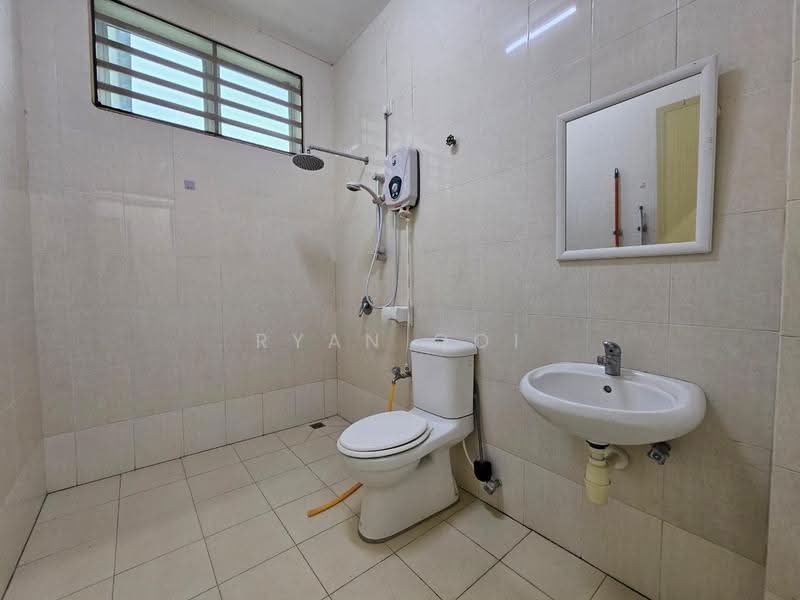 2-storey Terraced House for Sale in Taman Vistana (Alor Setar) - Ryan Ooi - Bathroom - PropertyGuru.com.my