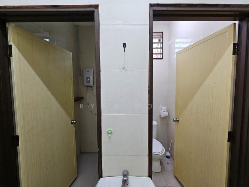 2-storey Terraced House for Sale in Taman Vistana (Alor Setar) - Ryan Ooi - Bathroom - PropertyGuru.com.my