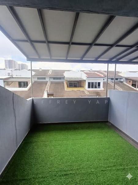 Rumah Teres 3-Tingkat untuk Disewa di Taman Meranti Jaya (Puchong) - Jeffrey Yap - Balcony - PropertyGuru.com.my
