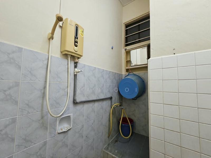 Semi-Detached House for Sale in Taman Lumba Kuda (Alor Setar) - Ryan Ooi - Bathroom - PropertyGuru.com.my