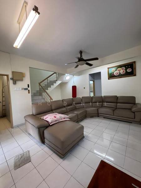 Rumah Teres 2-Tingkat untuk Dijual di Bandar Bukit Tinggi (Klang) - Kho Daniel - Living Room - PropertyGuru.com.my