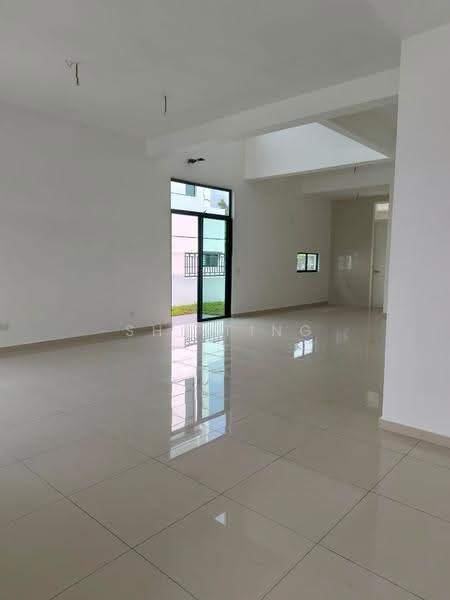 Rumah Berkembar untuk Dijual di Setia Eco Gardens (Gelang Patah) - Shi Ting - Living Room - PropertyGuru.com.my