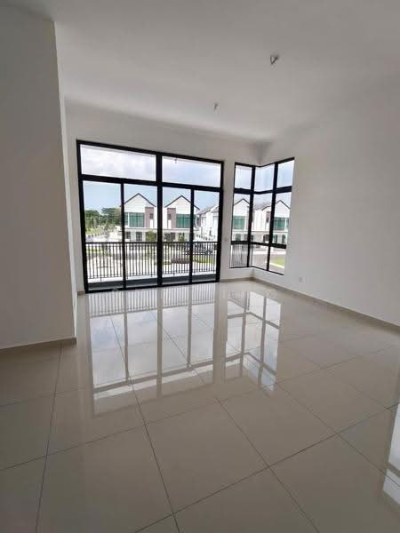 Rumah Berkembar untuk Dijual di Setia Eco Gardens (Gelang Patah) - Shi Ting - Living Room - PropertyGuru.com.my