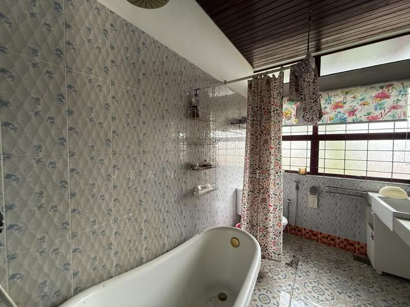 Bungalow House for Sale in Petaling Jaya (Selangor) - Jean Chiew - Bathroom - PropertyGuru.com.my