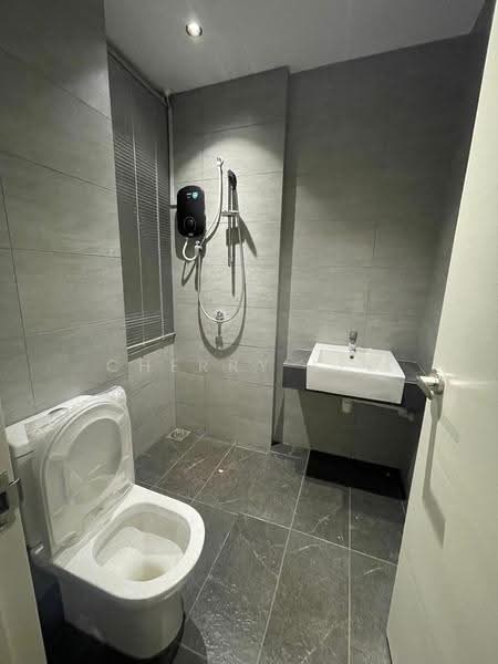 Service Residence for Sale at Avona Residence - Cherry Lee - Bathroom - PropertyGuru.com.my