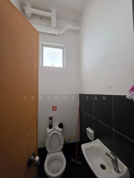 Shop / Office untuk Dijual di Kota Masai (Pasir Gudang) - Terence Tan - Bathroom - PropertyGuru.com.my