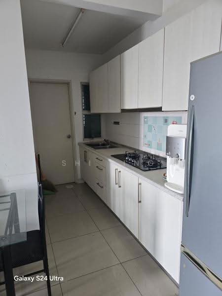 Kediaman Servis untuk Dijual di Greenfield Regency - Shi Ting - Kitchen - PropertyGuru.com.my