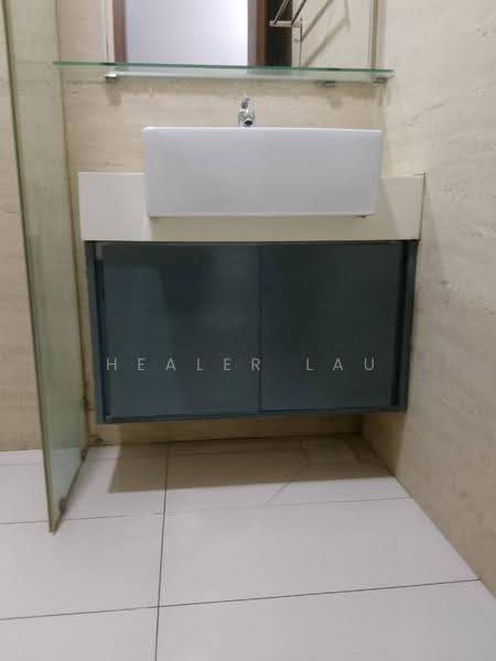 Service Residence for Sale at Crescent Bay Suites (Teluk Bayu) - Healer Lau - Bathroom - PropertyGuru.com.my