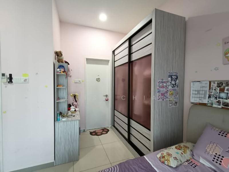 Service Residence for Sale at 8Scape Residence @ Sutera - Elise Chia - Bedroom - PropertyGuru.com.my