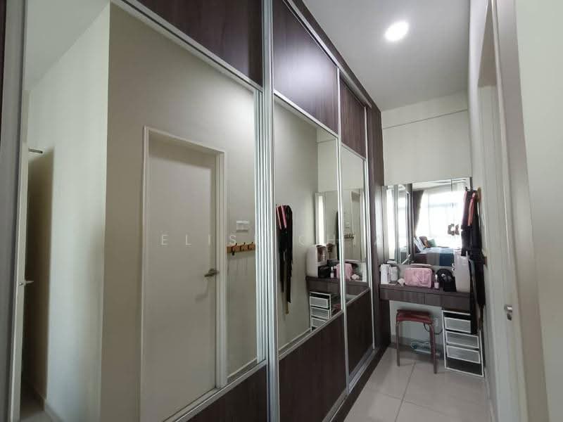 Service Residence for Sale at 8Scape Residence @ Sutera - Elise Chia - Bedroom - PropertyGuru.com.my