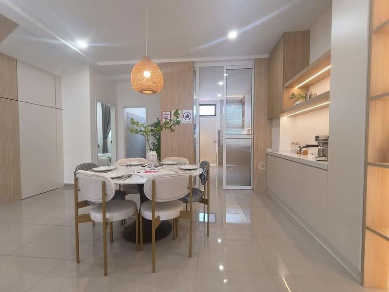 Rumah Teres 2-Tingkat untuk Dijual di Bandar Tiram (Ulu Tiram) - Vchelle. C - PropertyGuru.com.my