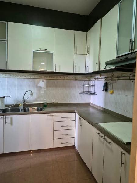 Pangsapuri untuk Disewa di Danga View Apartment - Jim Chee - Kitchen - PropertyGuru.com.my