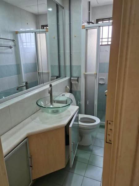 Pangsapuri untuk Disewa di Danga View Apartment - Jim Chee - Bathroom - PropertyGuru.com.my