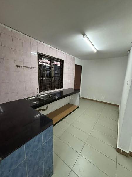 Rumah Teres 2-Tingkat untuk Disewa di Taman Johor Jaya (Johor Bahru) - Grace Chiew - Kitchen - PropertyGuru.com.my