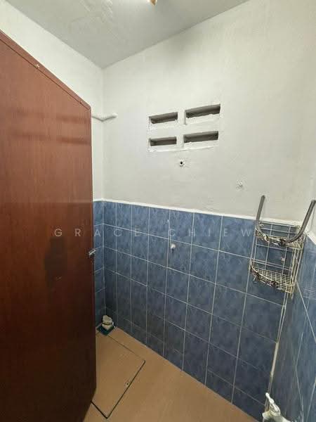 Rumah Teres 2-Tingkat untuk Disewa di Taman Johor Jaya (Johor Bahru) - Grace Chiew - Bathroom - PropertyGuru.com.my