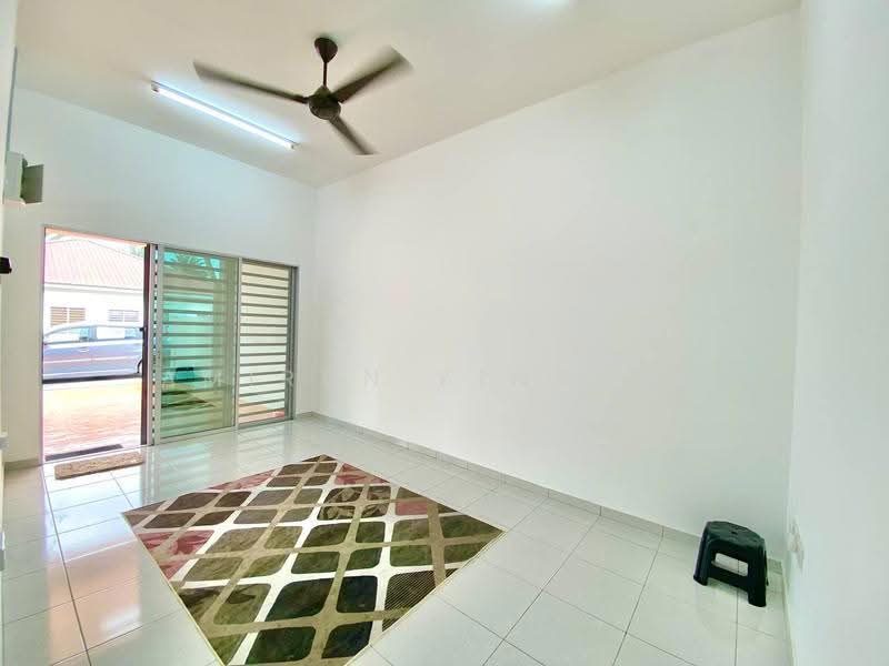 Terraced House for Rent in Klang (Selangor) - Amirun Kinanah - Living Room - PropertyGuru.com.my