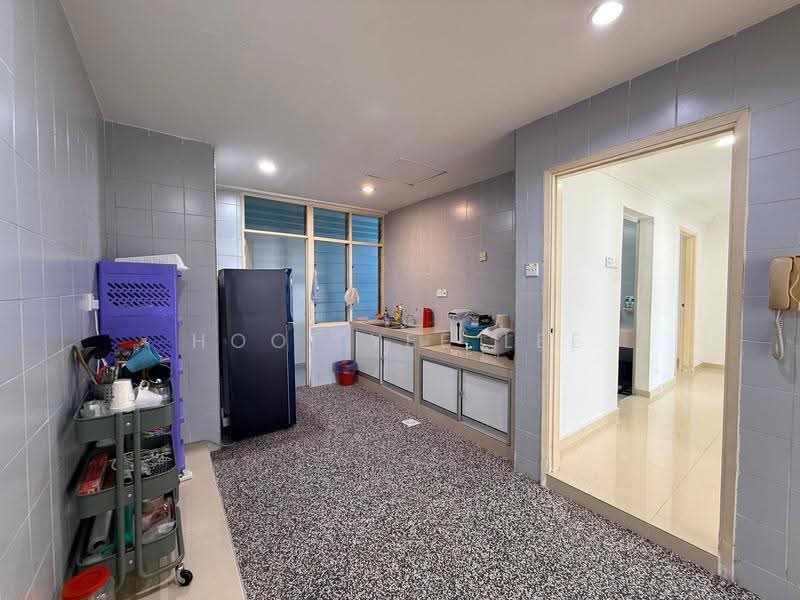 Kondominium untuk Dijual di Country Tower Condominium - Hooi Yee Lee - PropertyGuru.com.my