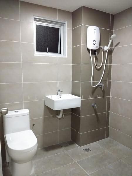 Condominium for Rent at Impian Selatan Kondominium Southern Height - Levis Chan - Bathroom - PropertyGuru.com.my