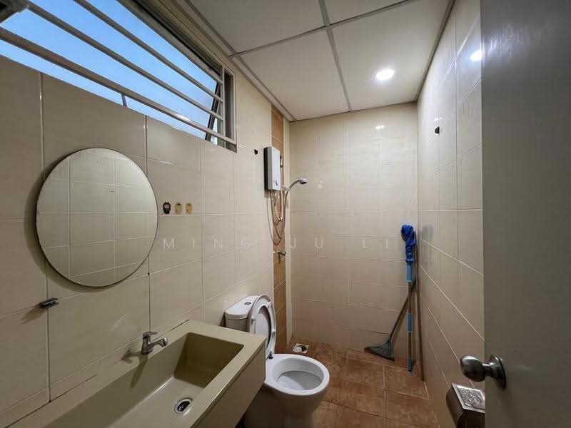 Kondominium untuk Disewa di Platinum Lake PV 13 - Ming Ju Li - Bathroom - PropertyGuru.com.my
