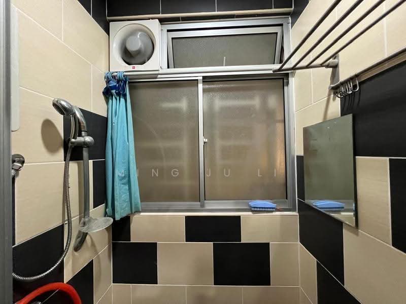 Kondominium untuk Disewa di Platinum Lake PV 13 - Ming Ju Li - Bathroom - PropertyGuru.com.my