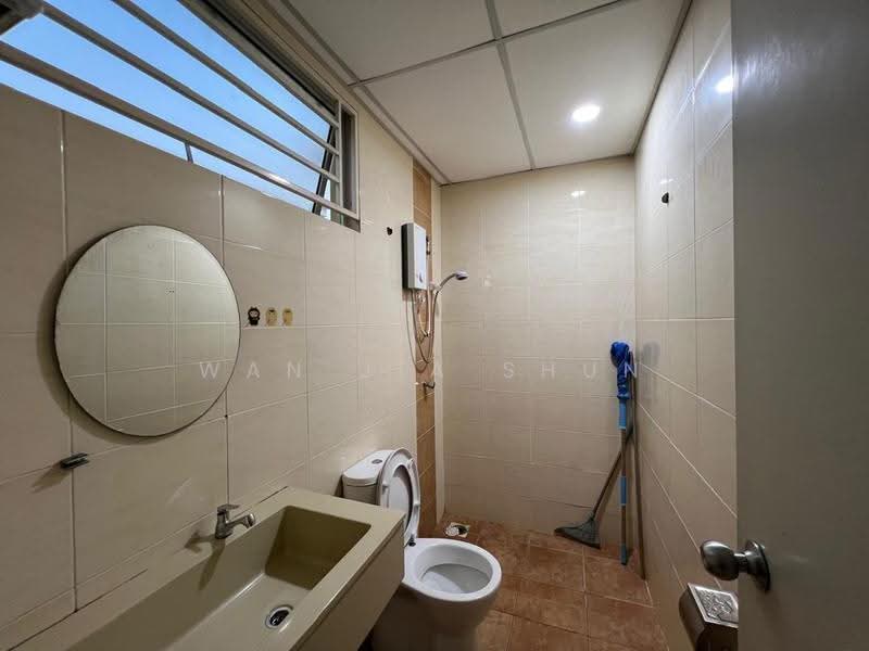 Kondominium untuk Disewa di Platinum Lake PV 13 - Wan Jia Shun - Bathroom - PropertyGuru.com.my
