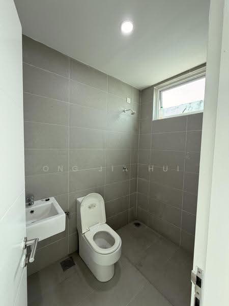Terraced House for Sale in Bandar Sri Sendayan (Negeri Sembilan) - Ong Jia Hui - Bathroom - PropertyGuru.com.my