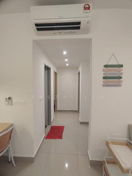 Kediaman Servis untuk Disewa di M Luna - Crystal Lum - Corridor - PropertyGuru.com.my