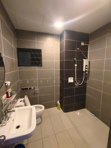 Kondominium untuk Disewa di The Henge - Crystal Lum - Bathroom - PropertyGuru.com.my