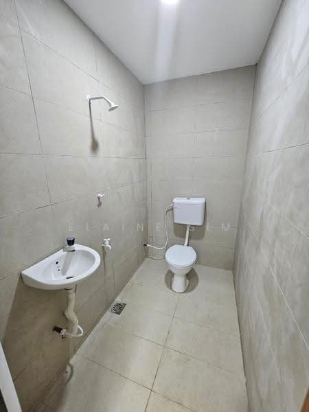 Rumah Teres 2-Tingkat untuk Dijual di Taman Muhibbah (Kulai) - Elaine Sim - Bathroom - PropertyGuru.com.my