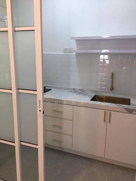 Cluster House for Sale in Sepang (Selangor) - Amirun Kinanah - Kitchen - PropertyGuru.com.my