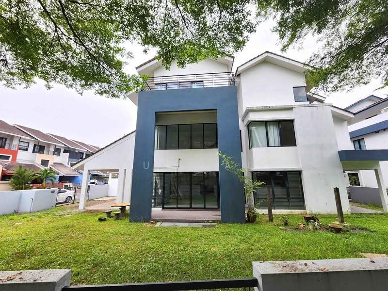 3-storey Terraced House for Sale in Lake Fields (Sungai Besi) - Suki Tan - Exterior - PropertyGuru.com.my