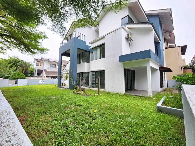 3-storey Terraced House for Sale in Lake Fields (Sungai Besi) - Suki Tan - PropertyGuru.com.my