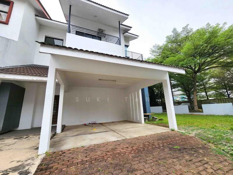3-storey Terraced House for Sale in Lake Fields (Sungai Besi) - Suki Tan - PropertyGuru.com.my