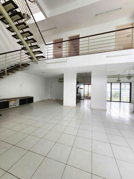 3-storey Terraced House for Sale in Lake Fields (Sungai Besi) - Suki Tan - PropertyGuru.com.my