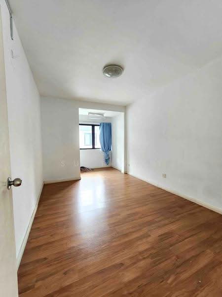 3-storey Terraced House for Sale in Lake Fields (Sungai Besi) - Suki Tan - PropertyGuru.com.my