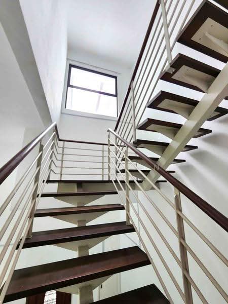 3-storey Terraced House for Sale in Lake Fields (Sungai Besi) - Suki Tan - PropertyGuru.com.my