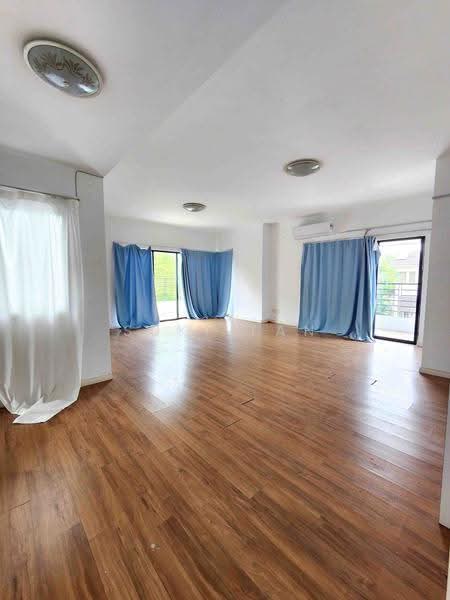 3-storey Terraced House for Sale in Lake Fields (Sungai Besi) - Suki Tan - PropertyGuru.com.my