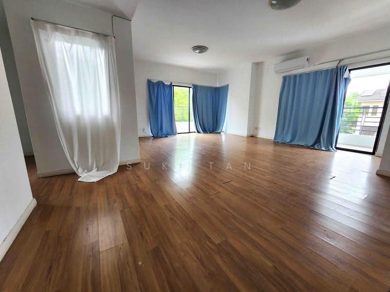 3-storey Terraced House for Sale in Lake Fields (Sungai Besi) - Suki Tan - PropertyGuru.com.my
