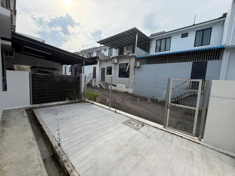 Semi-Detached House for Rent in Johor Bahru (Johor) - Alfred Yap - Exterior - PropertyGuru.com.my