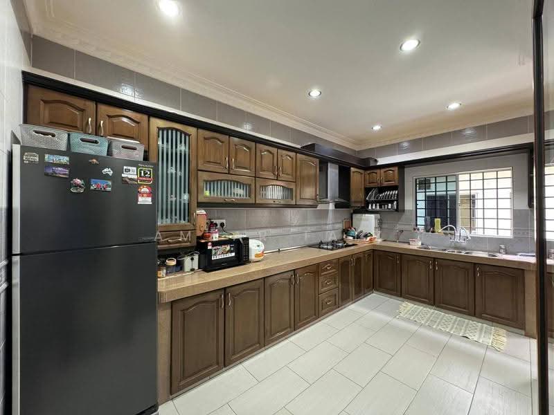 2-storey Terraced House for Sale in Seksyen 23 (Shah Alam) - Amzar Faiz - Kitchen - PropertyGuru.com.my