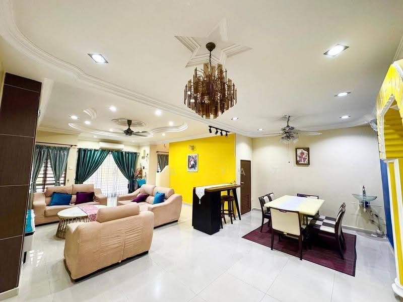 2-storey Terraced House for Sale in Seksyen 23 (Shah Alam) - Amzar Faiz - Living Room - PropertyGuru.com.my