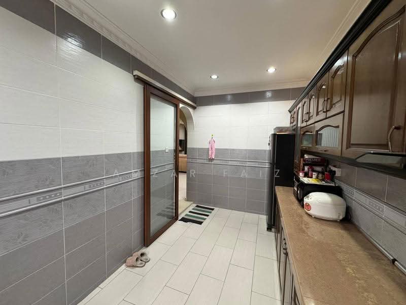 2-storey Terraced House for Sale in Seksyen 23 (Shah Alam) - Amzar Faiz - Kitchen - PropertyGuru.com.my