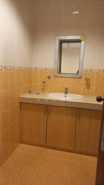 3-storey Terraced House for Sale in Gasing Indah (Petaling Jaya) - Buljeet Kaur - PropertyGuru.com.my