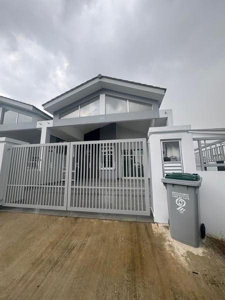 1-storey Terraced House for Sale in Bandar Putra Kulai (Kulai) - Elaine Sim - Exterior - PropertyGuru.com.my