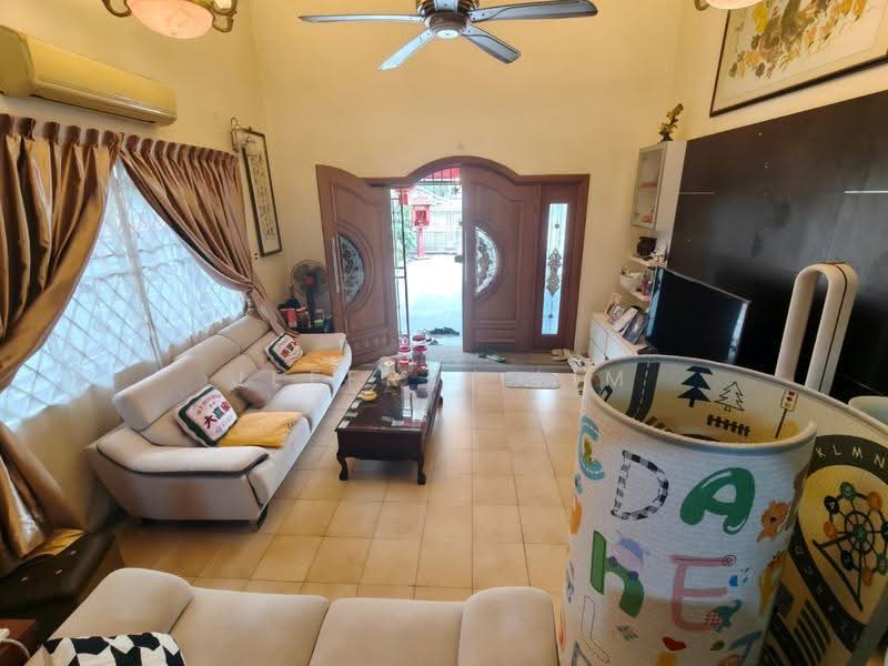 Rumah Berkembar untuk Dijual di Taman Pelangi (Johor Bahru) - Jeffrey Lim - Living Room - PropertyGuru.com.my