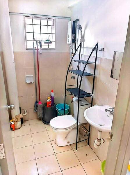 Kondominium untuk Dijual di Beverly 2 - Vicky Tan - Bathroom - PropertyGuru.com.my