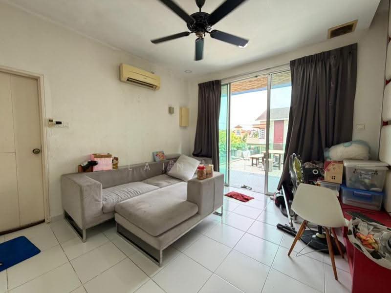 Semi-Detached House for Sale in Bandar Putra Kulai (Kulai) - Elaine Sim - Living Room - PropertyGuru.com.my