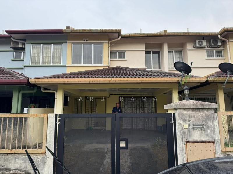 Rumah Teres untuk Dijual di Bandar Putra Permai (Seri Kembangan) - Haru Rama - Exterior - PropertyGuru.com.my