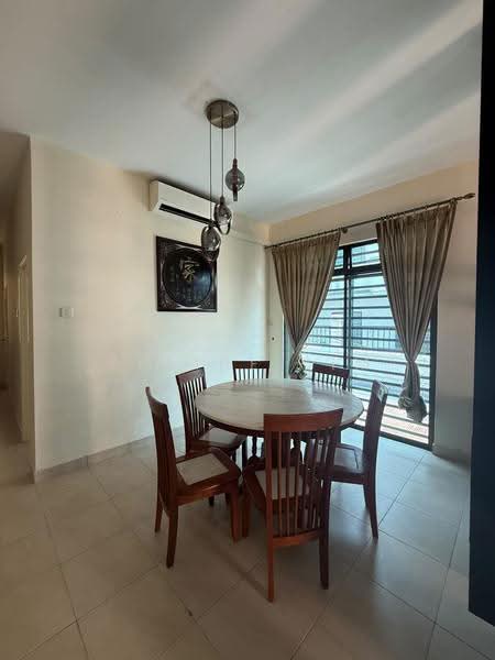 Cluster House for Rent in Taman Mount Austin (Tebrau) - Elaine Sim - Dining Room - PropertyGuru.com.my