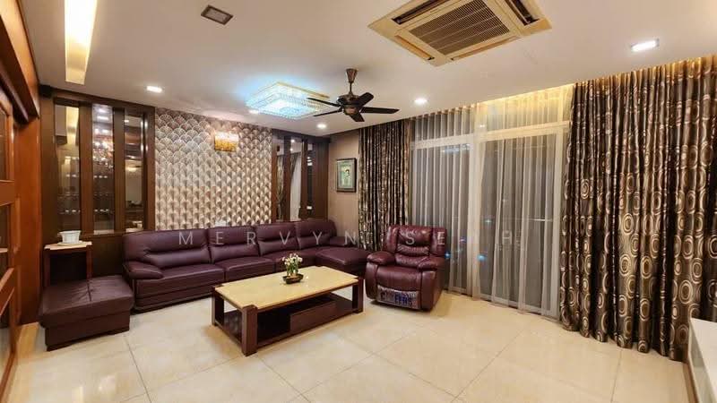Kondominium untuk Dijual di H Residence (One Ritz Residence / Kelawai View) - Mervyn Seah - Living Room - PropertyGuru.com.my